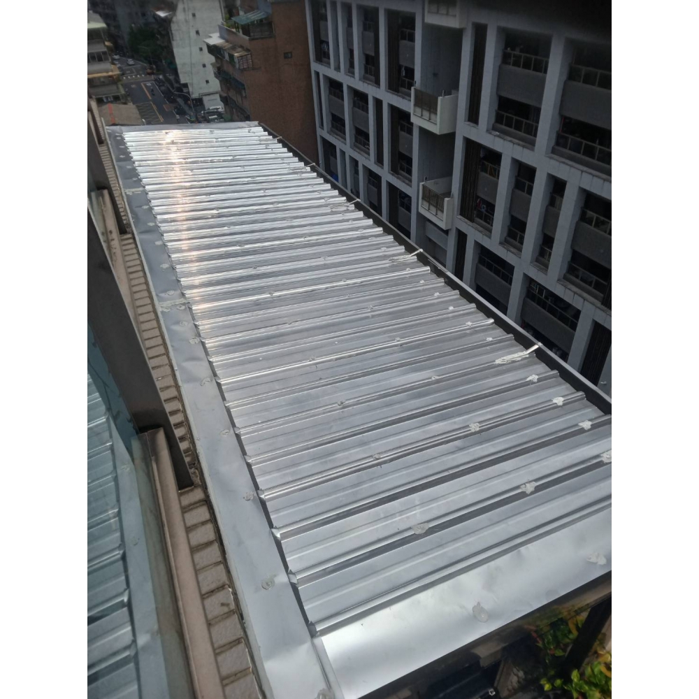 不銹鋼雨棚施工