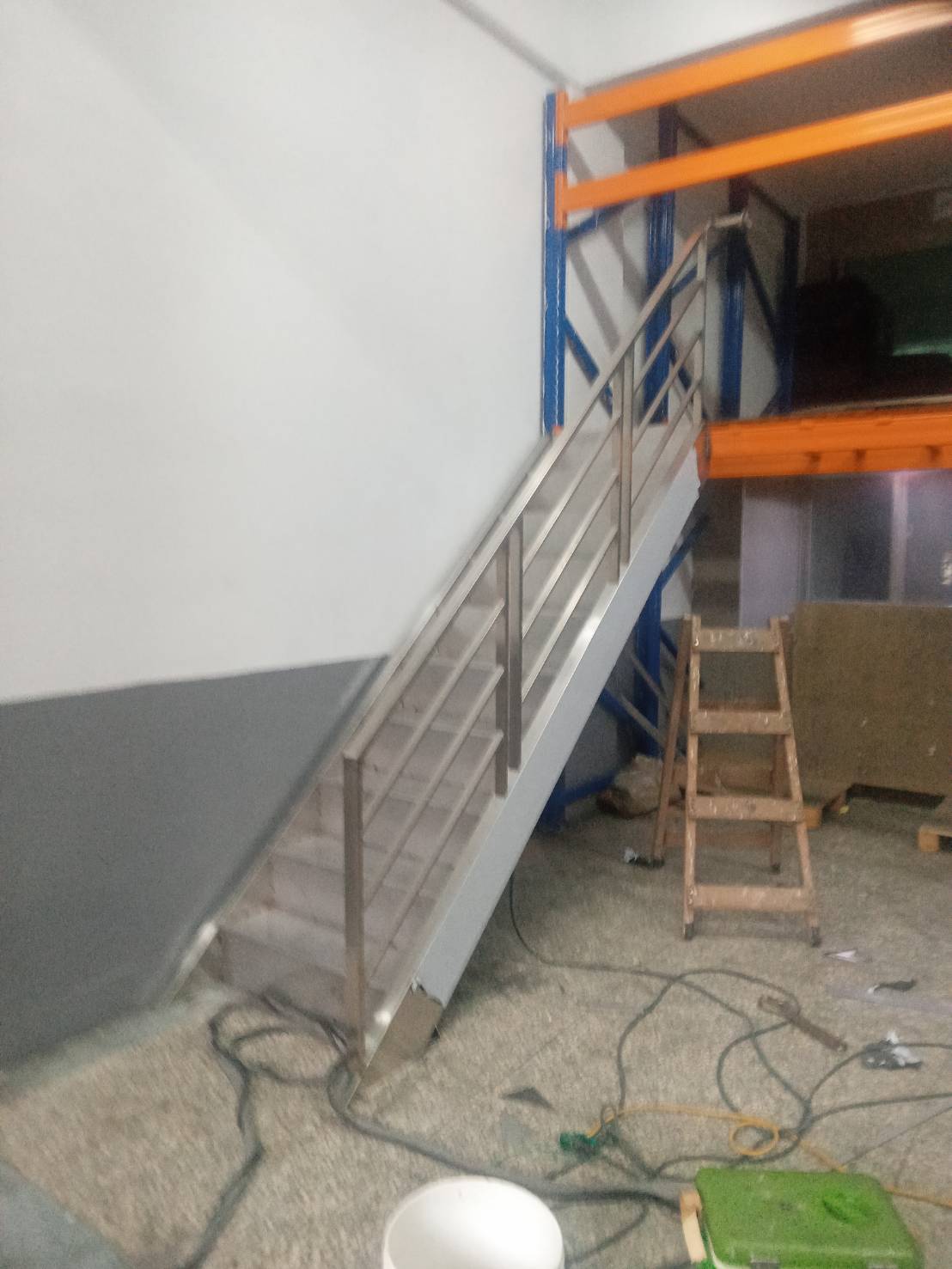 新莊不銹鋼樓梯扶手