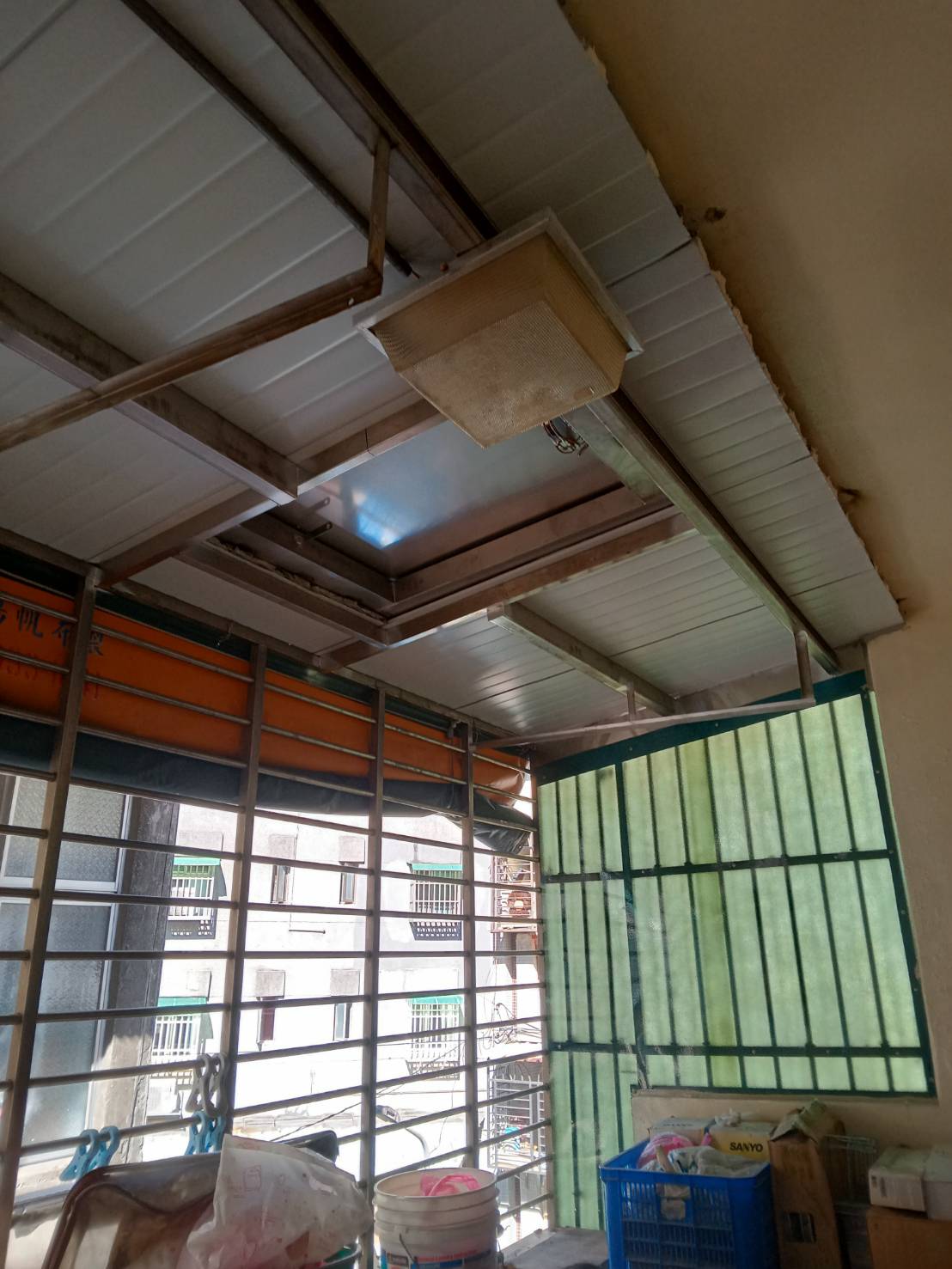 木柵福興路完工不銹鋼雨棚